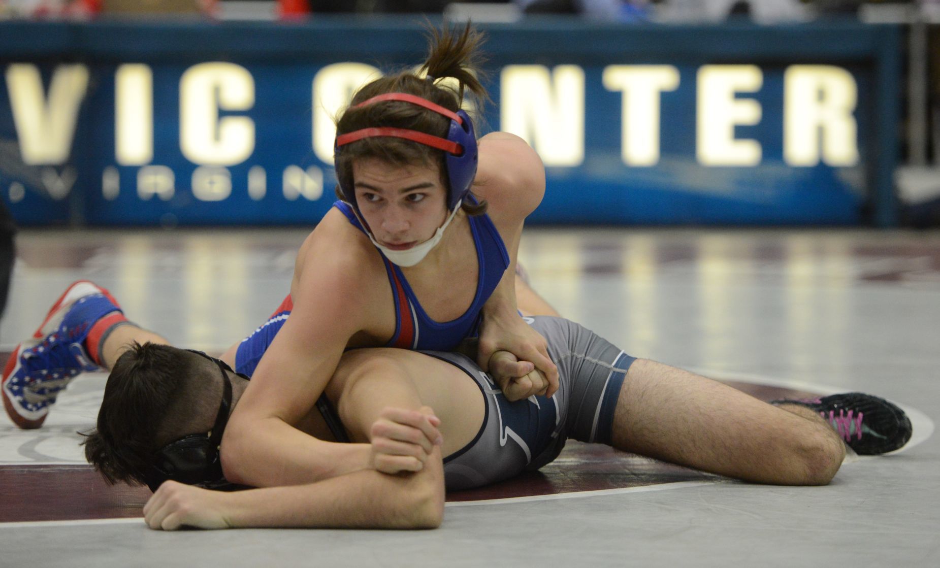 Moshenek wrestling.jpg